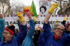 Le gouvernement français prêt à reculer face à la fronde