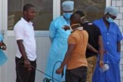 Ebola: Le Liberia durcit sa réplique
