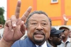 Le «président élu» du Gabon invite l'armée à le rejoindre