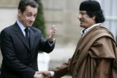 Sarkozy a reçu des fonds de Kadhafi, un intermédiaire accuse