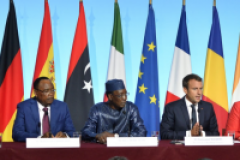 Macron veut garder des réfugiés africains «dans des zones identifiées»
