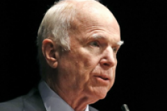 McCain ne veut pas que Trump assiste à ses obsèques