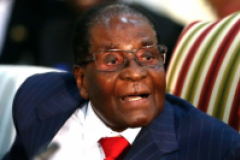 Le chef de l’armée zimbabwéenne met Mugabe en garde 