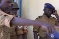 Compaoré a fui, l'armée prend le pouvoir au Burkina Faso