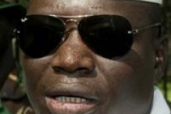 Yahya assassin! Jammeh criminel!, scandent des manifestants à Dakar
