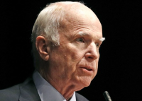 McCain ne veut pas que Trump assiste à ses obsèques