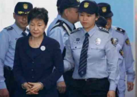 L'ex-présidente sud-coréenne condamnée à 24 ans de prison